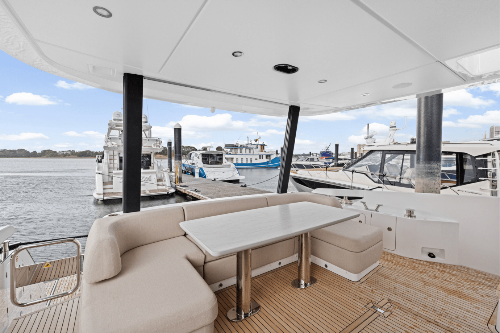 2026 Azimut Fly 68 - Image 10