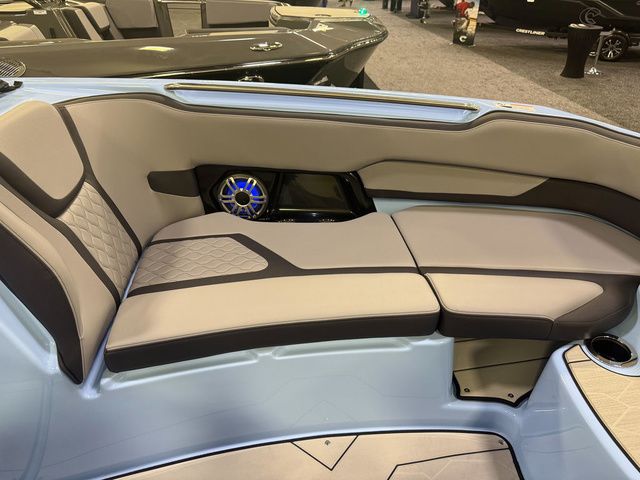 2025 Yamaha Boats 255XD - 36