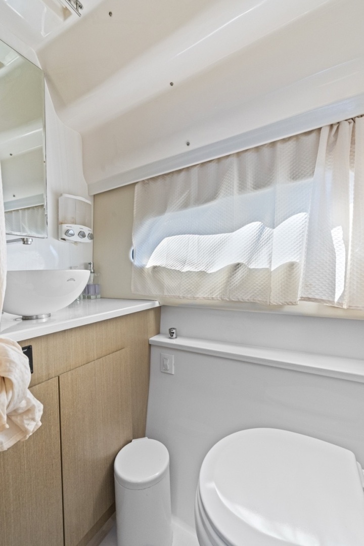 2020 Regal 42 Fly - Image 27