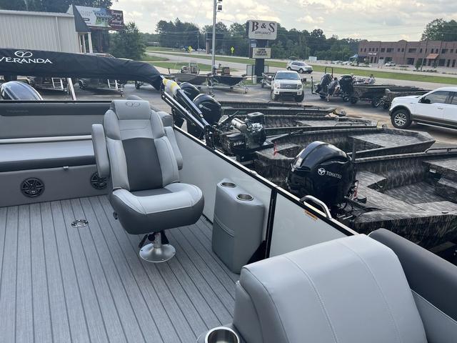 2025 Veranda VR22RC Deluxe Tri-Toon - 18