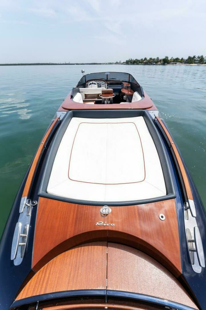 2020 Riva — - Image 12