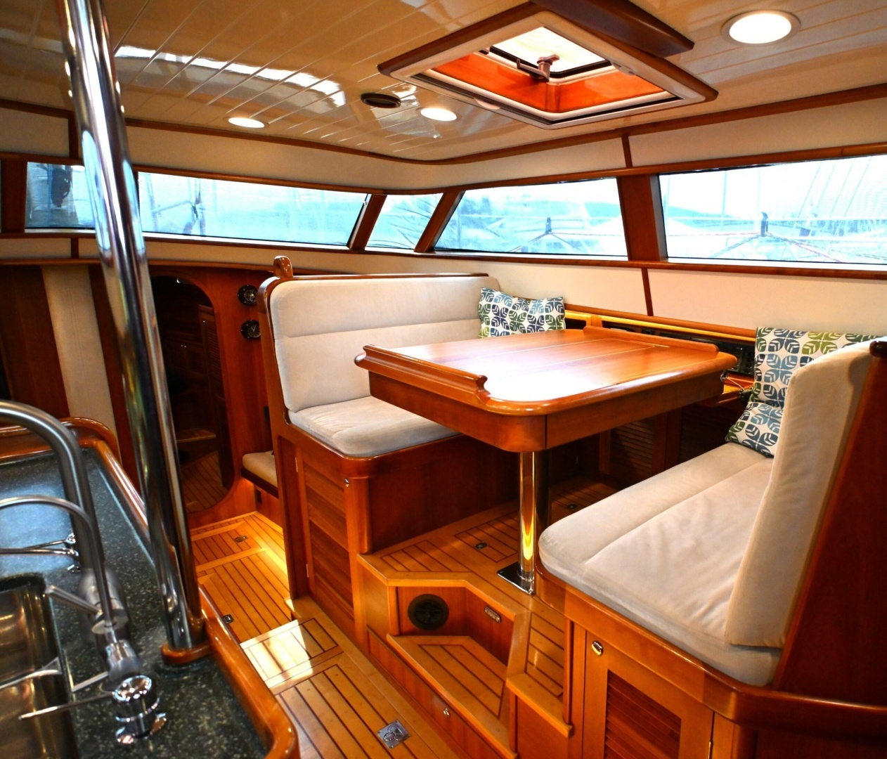 2006 Waterline 50 - Image 44