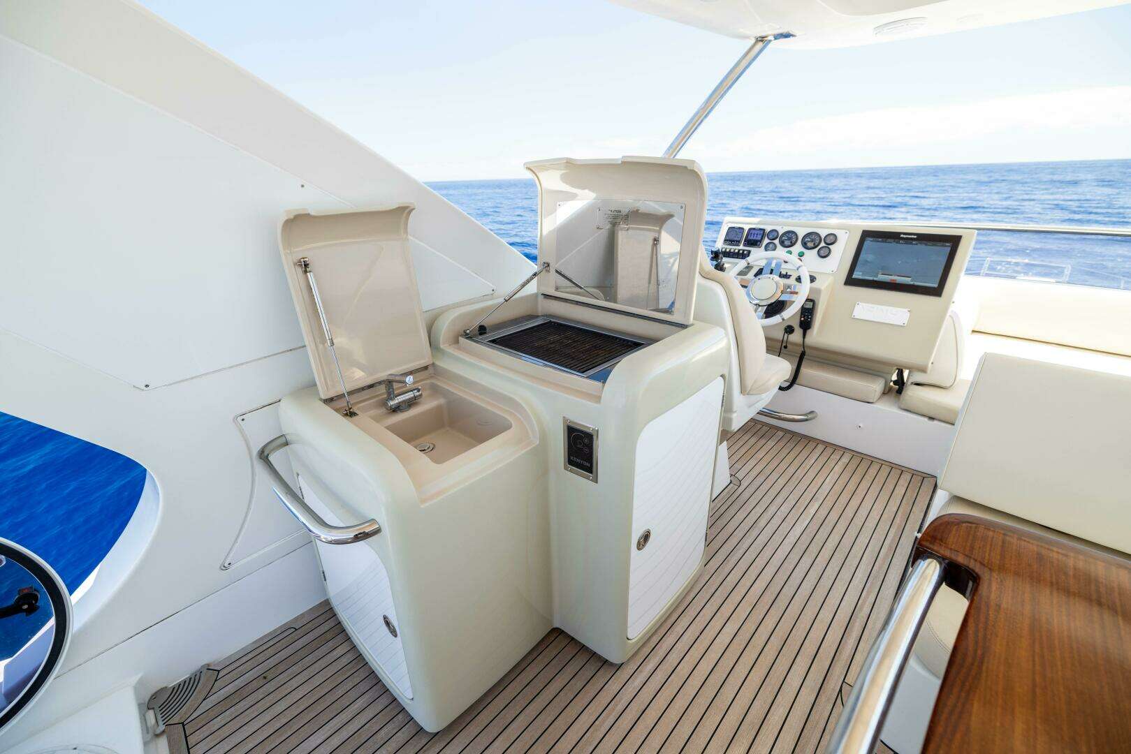 2015 Azimut 64 Flybridge - Image 47