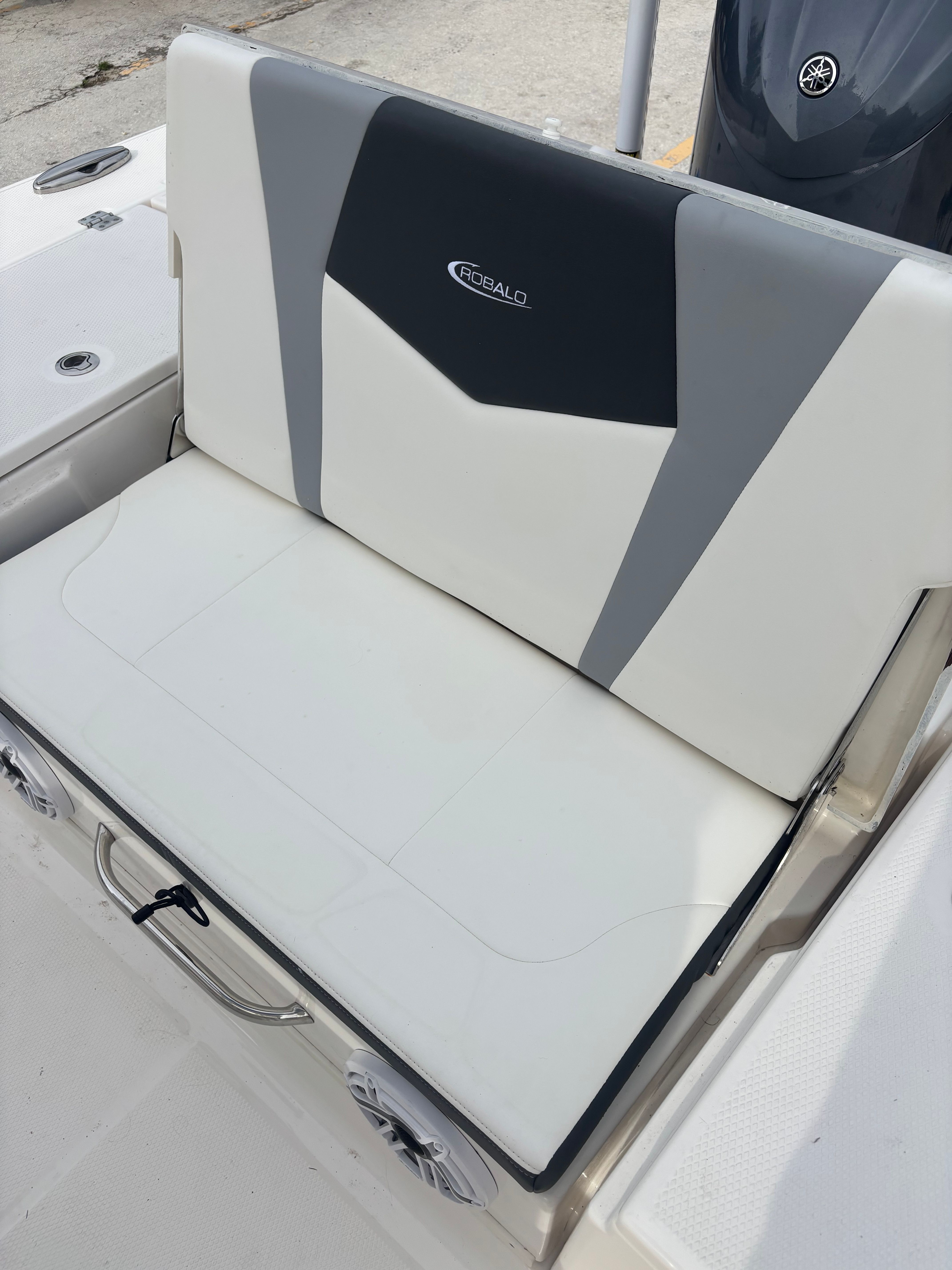 2024 Robalo CAYMAN - 21