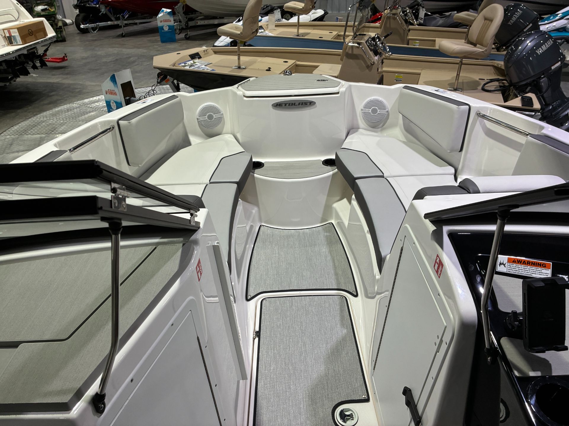 2026 Yamaha Boats SX220 - 6