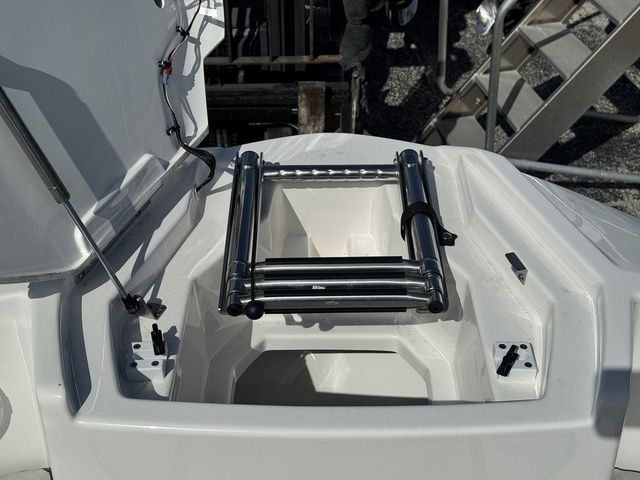 2026 Yamaha Boats AR220 - 9