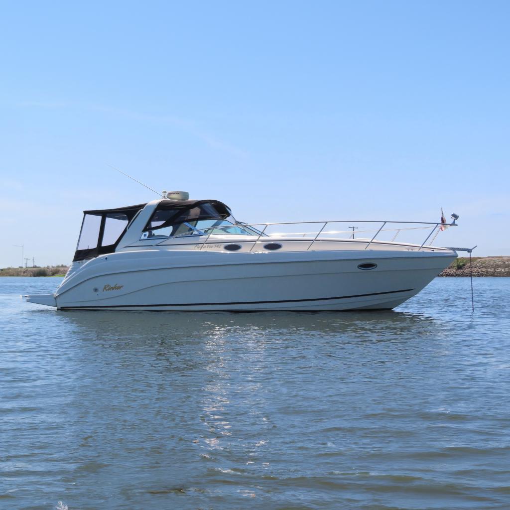 2002 Rinker Fiesta Vee 342