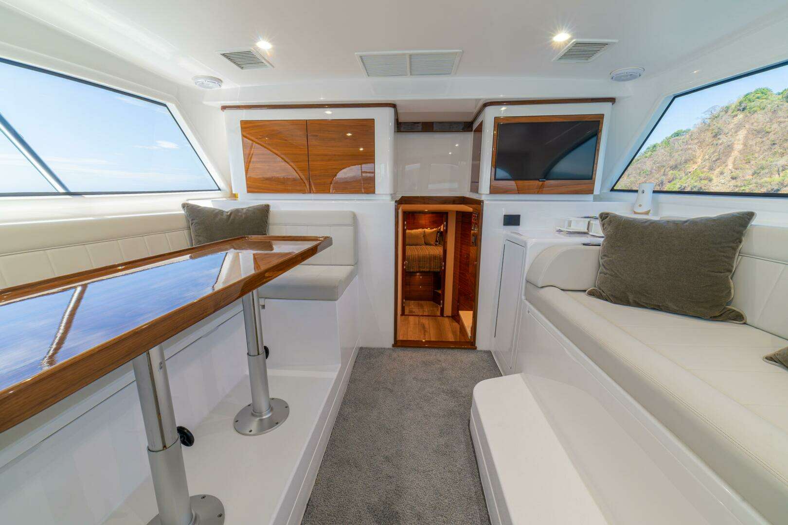 2025 Viking 46 Billfish - Image 33