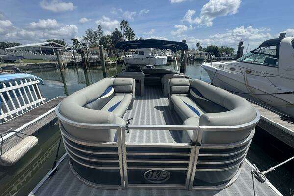 2021 Leisure Kraft Prestige 2635 LX Tri-Toon