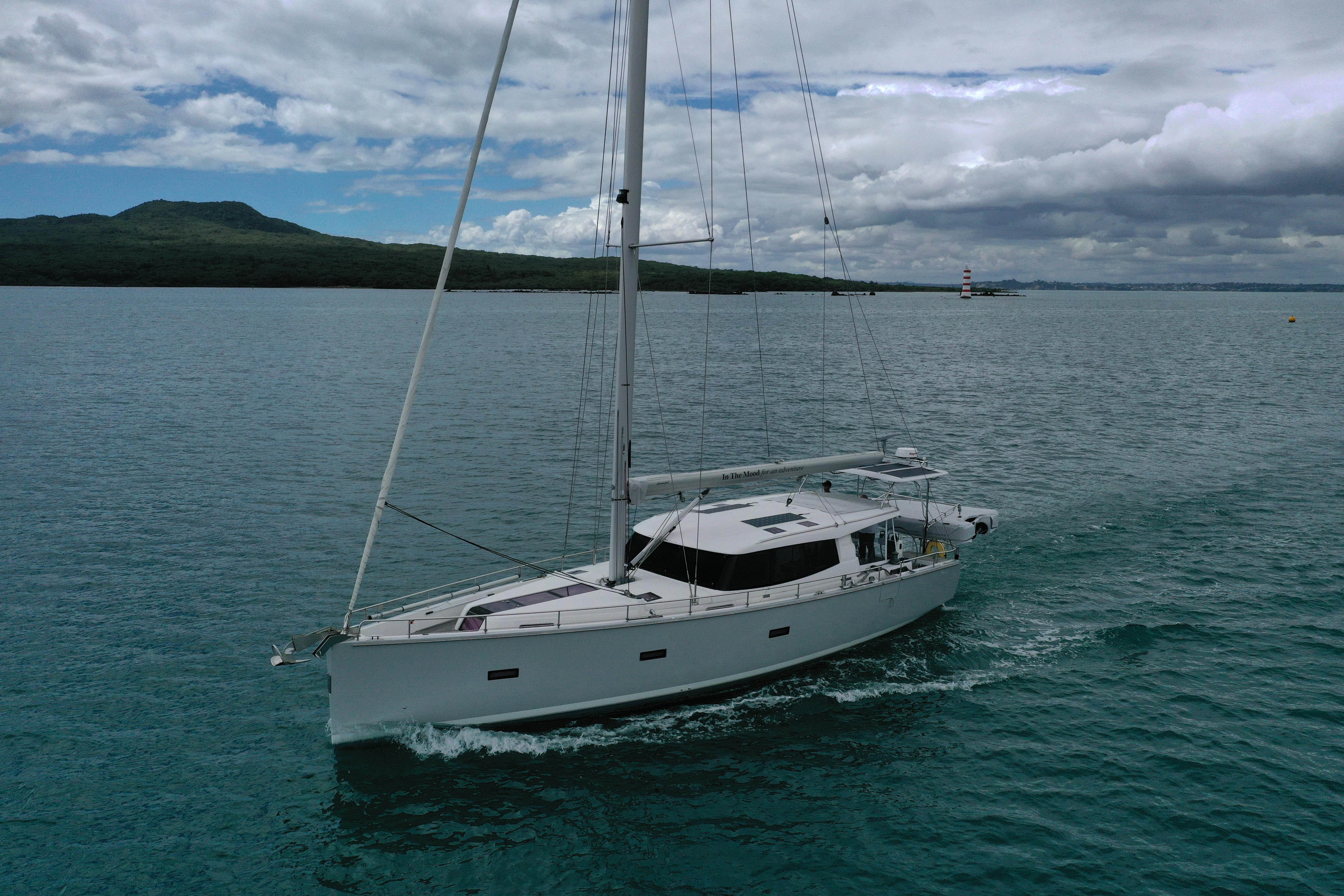 2011 Moody DS 45