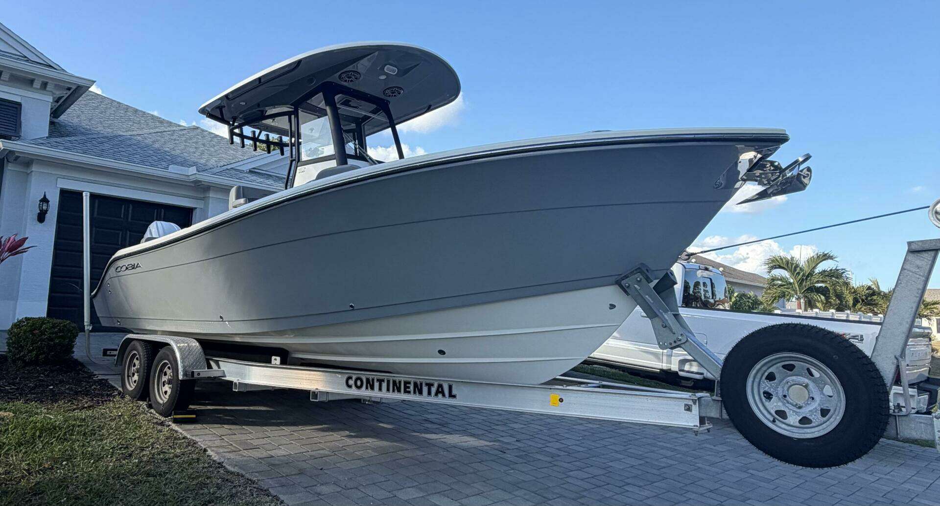 2024 Cobia 240 CC - Image 4
