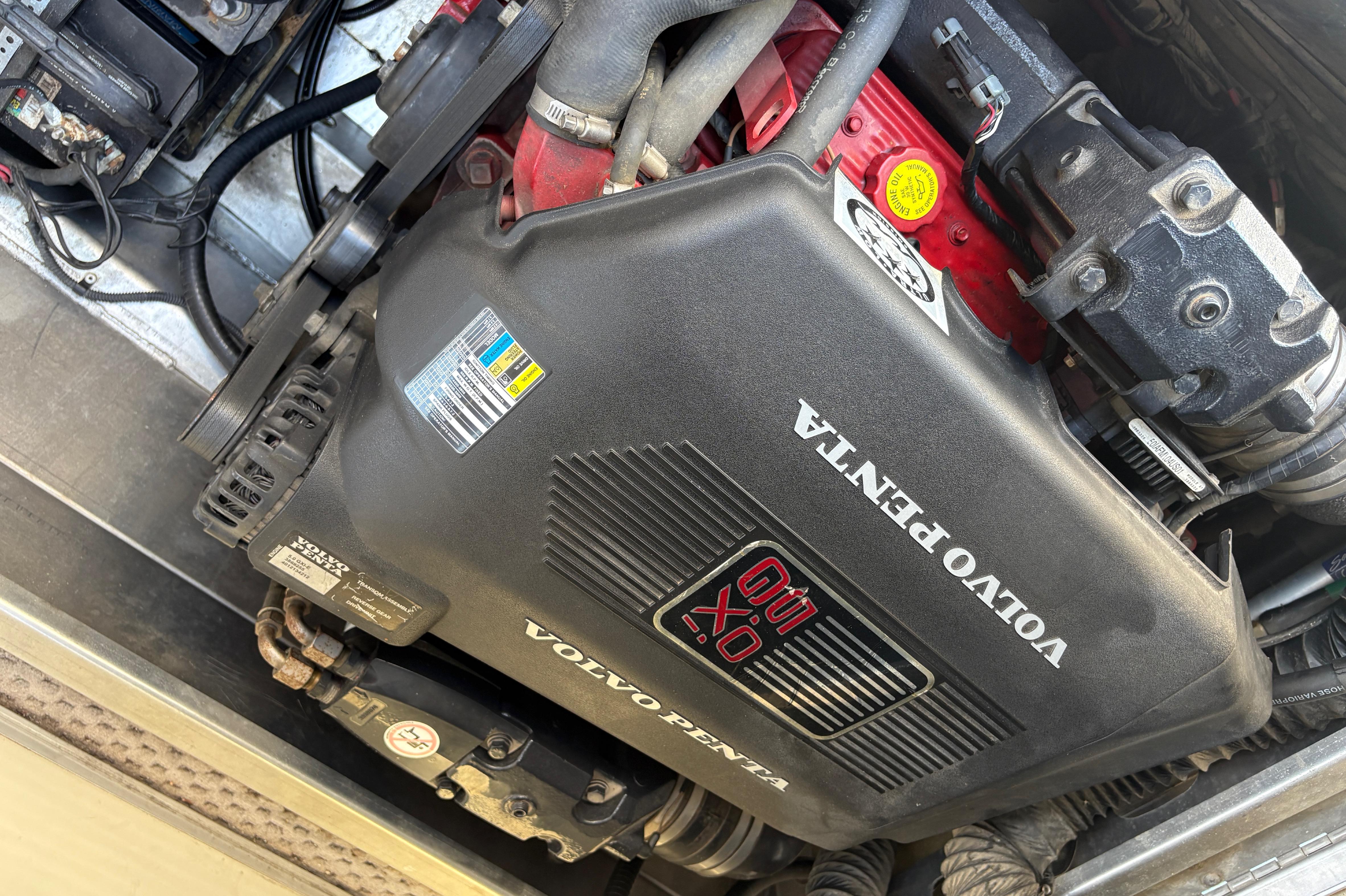 Volvo Penta engine in a 2005 Bennington 2575RFS I/O boat, detailed view.