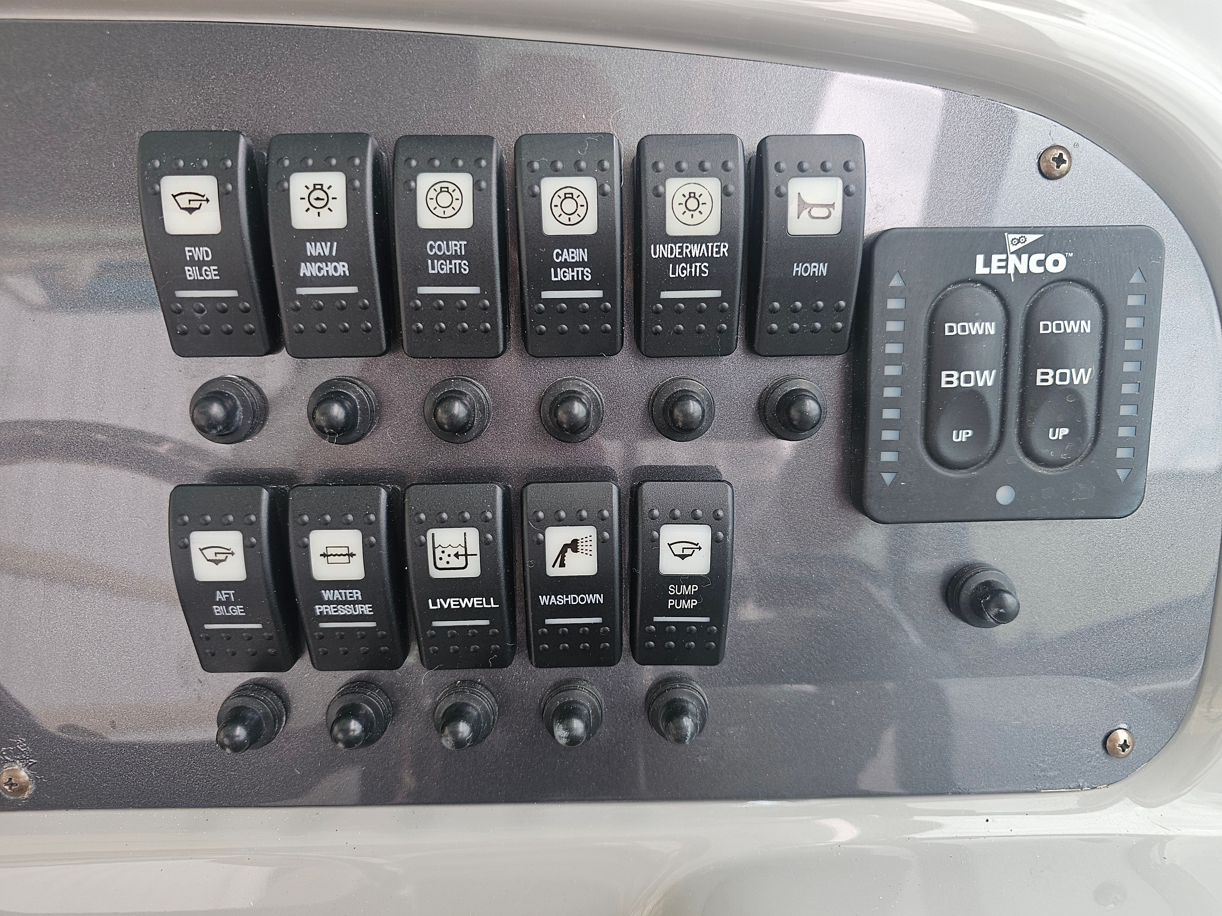 2017 Robalo R265 Walkaround - 30