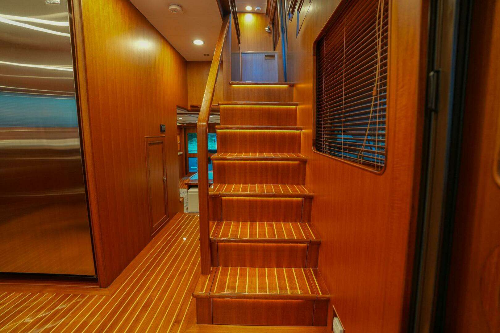2025 Marlow Explorer 70E-CB - Image 38