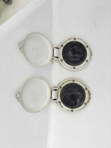 Maxwell windlass on 2004 Cruisers Yachts 3372 Express.