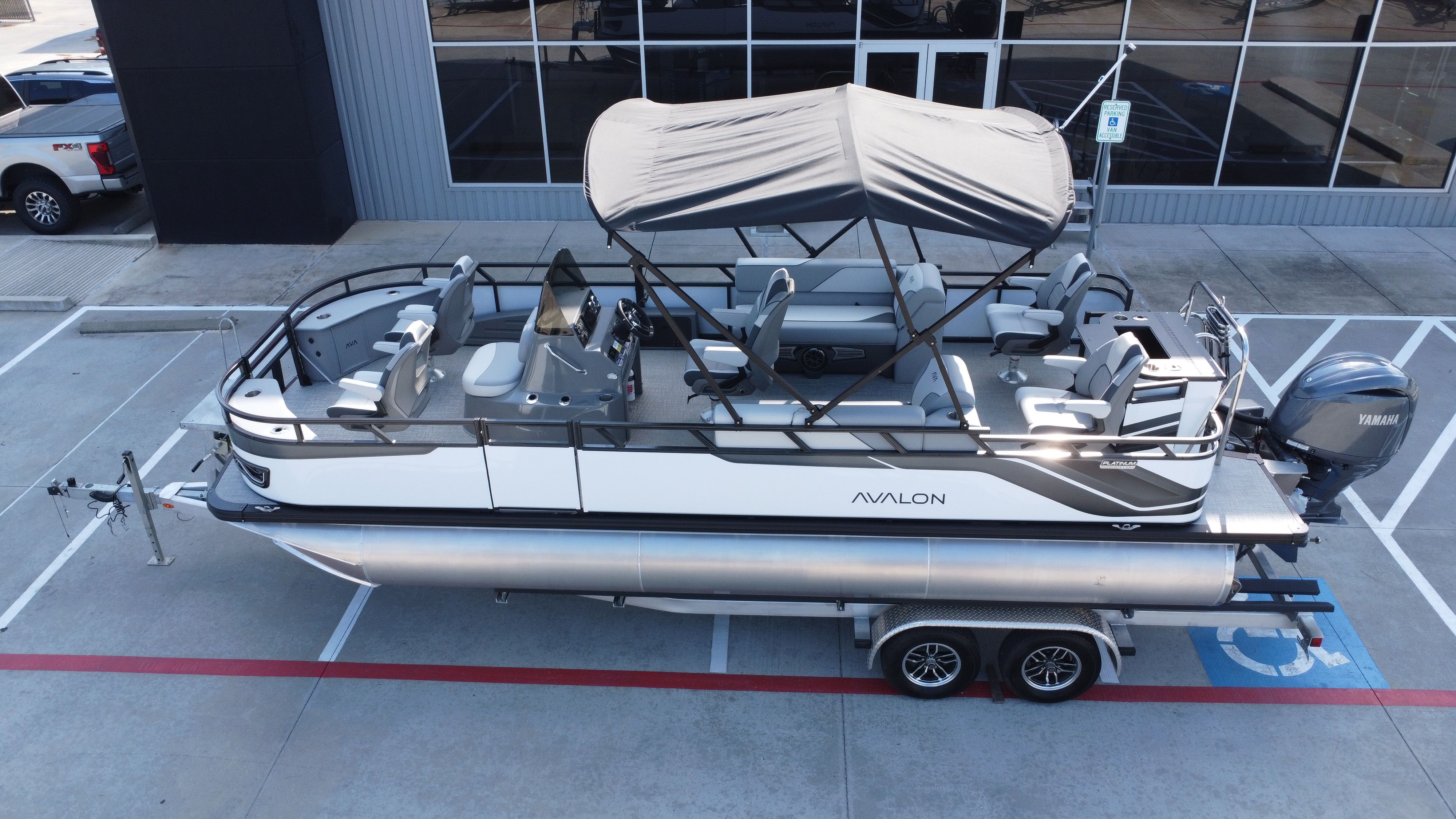2025 Avalon Venture 85 Center Console Fish - 23' - 16