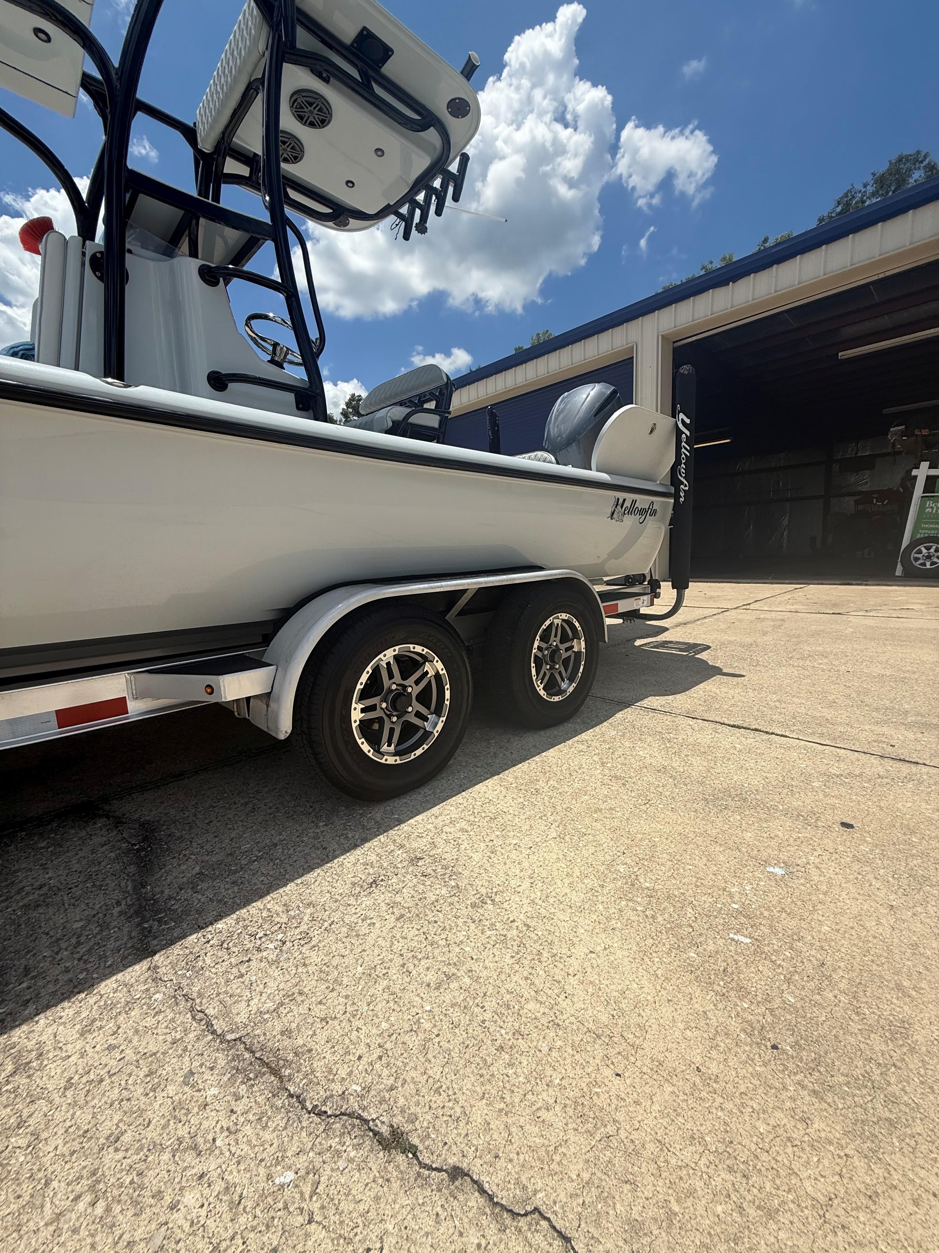 2015 Yellowfin 24 Bay - 3