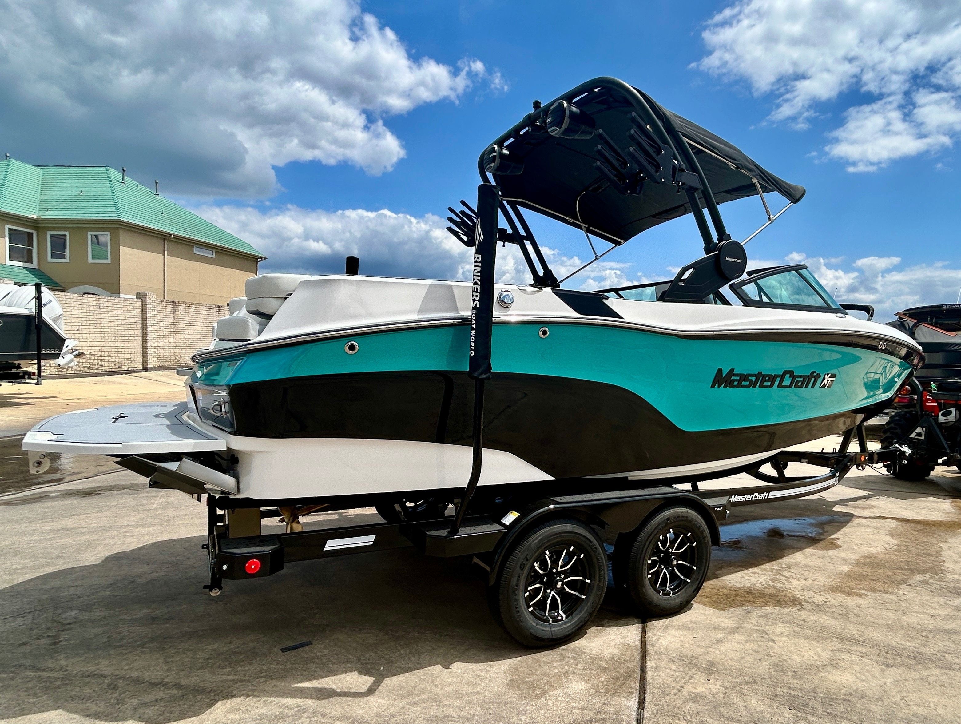 2026 MasterCraft XT22 - 8