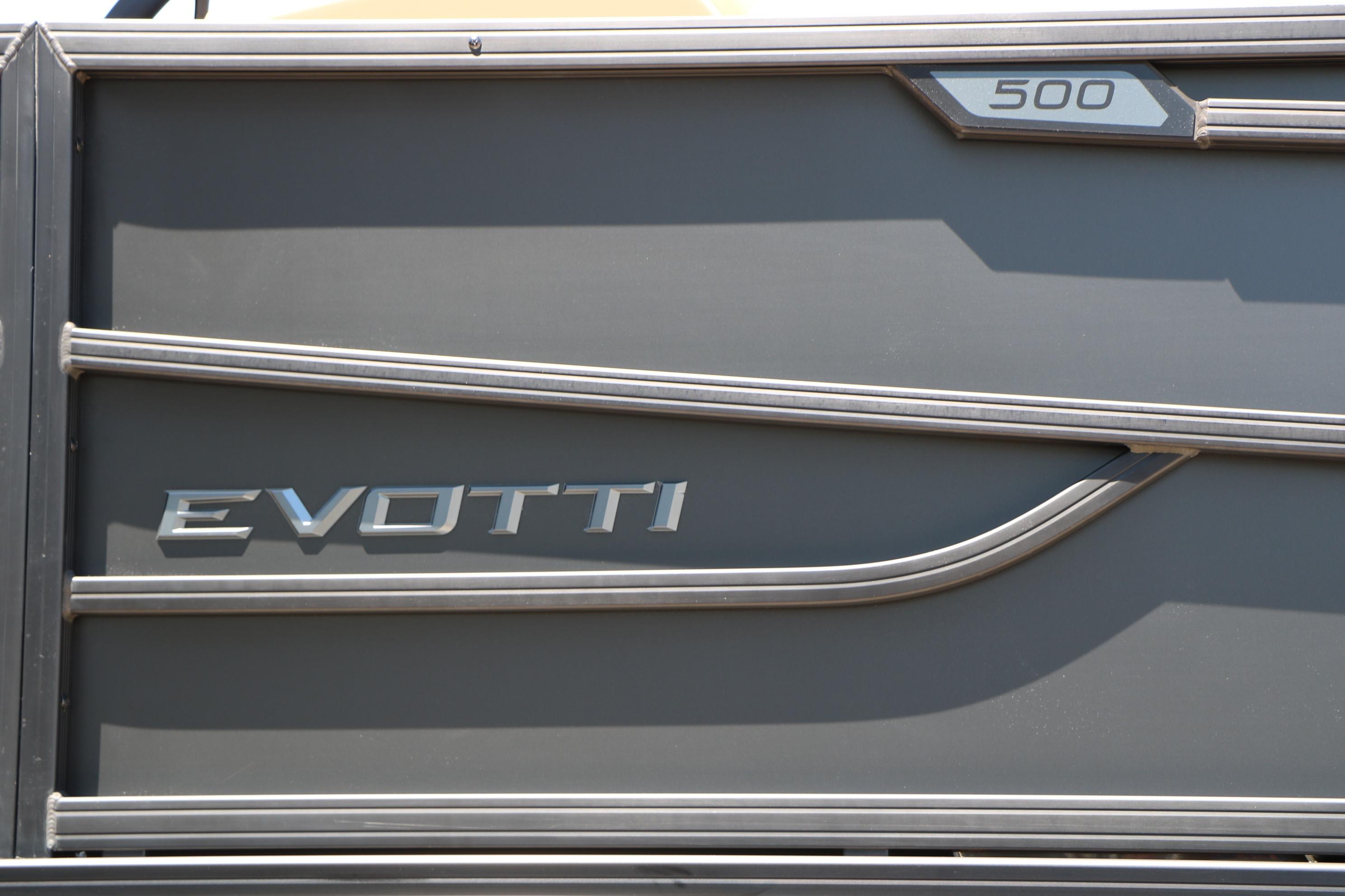 2026 Evotti 521CS vehicle side panel with sleek design and metallic accents.