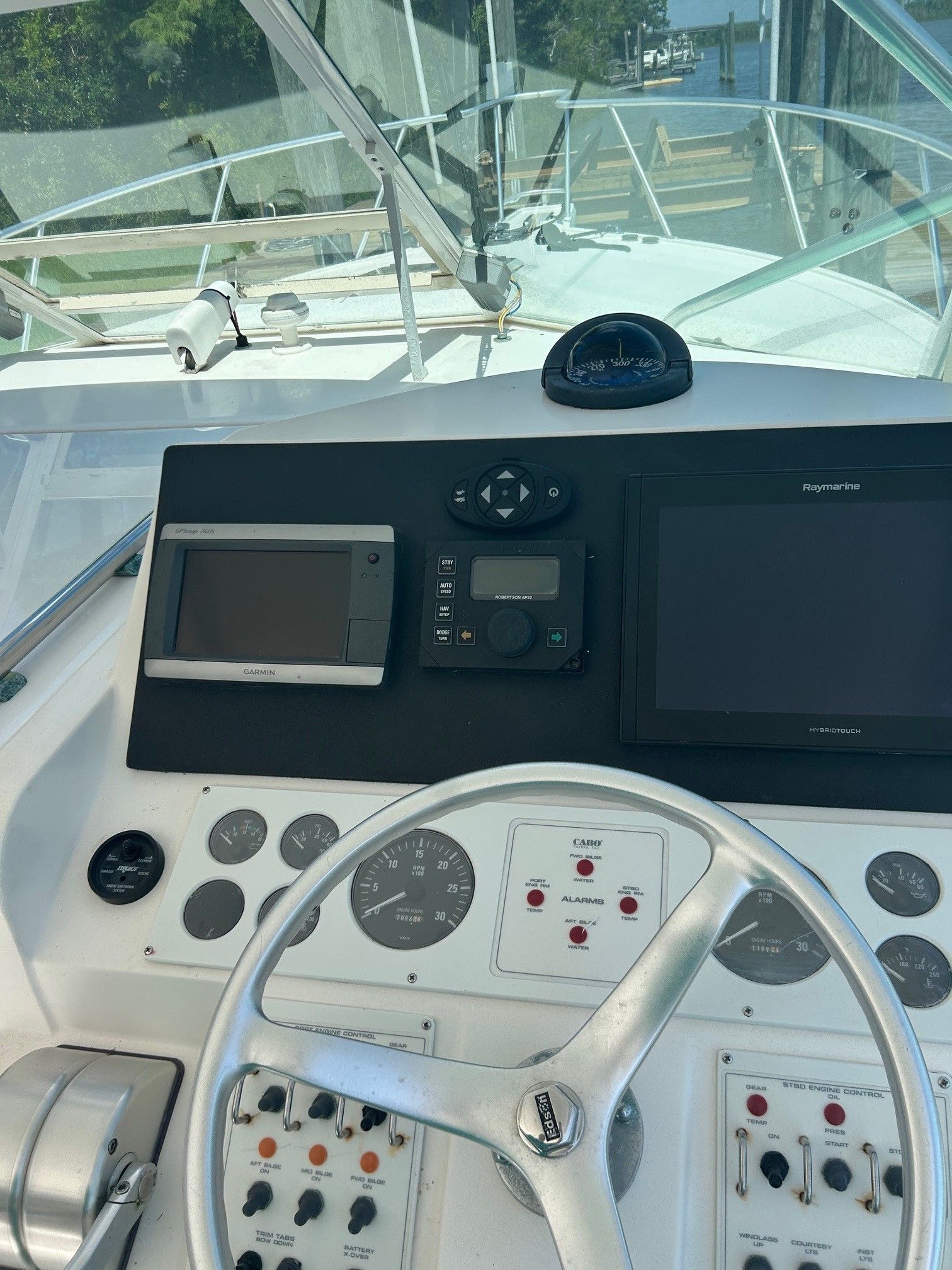 2002 Cabo 31 Express - 12