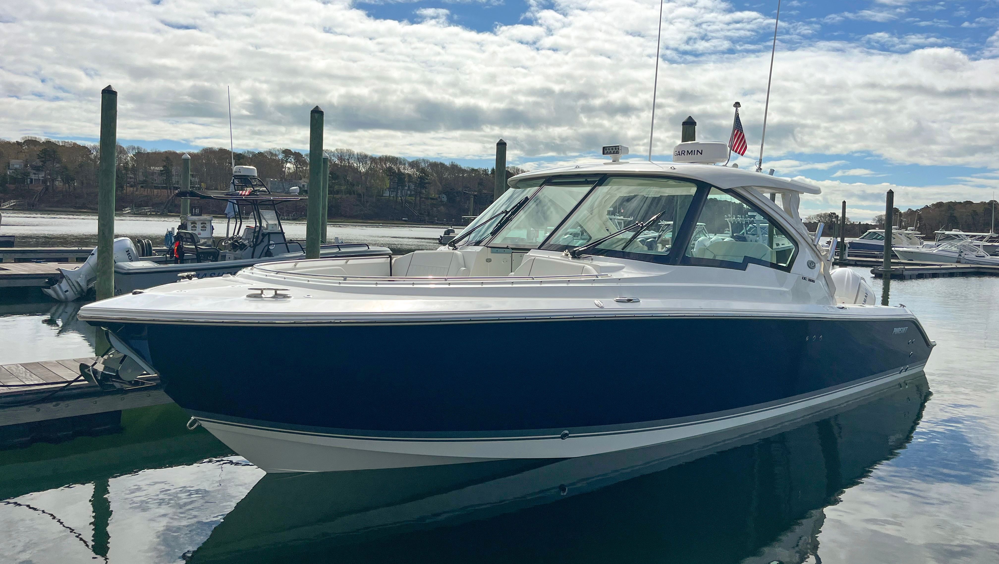 2026 Pursuit DC 326 Dual Console