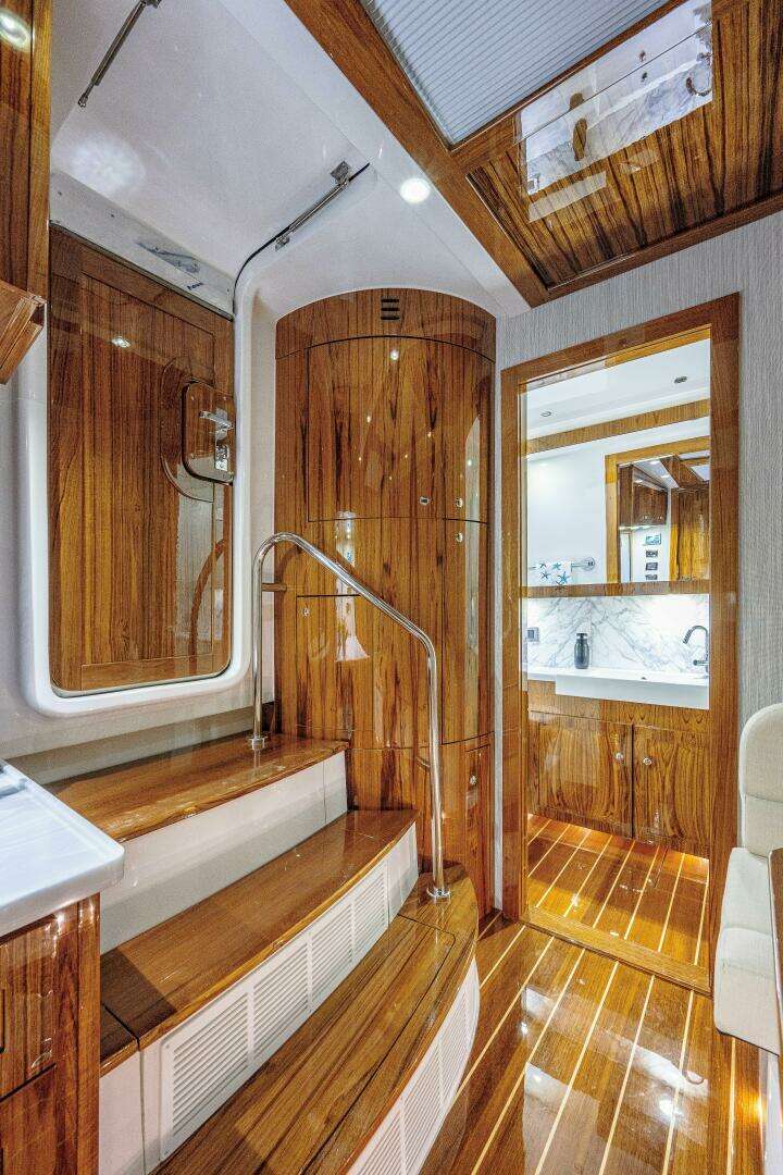 2024 HCB 65 Estrella - Image 10