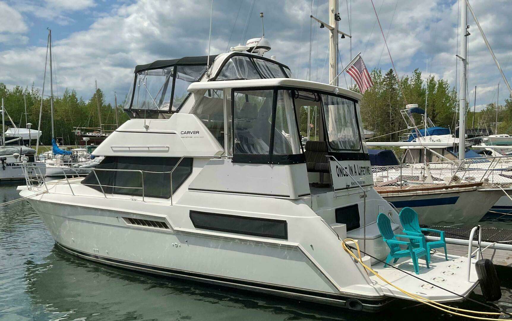 1998 Carver 355 Aft Cabin - Image 2