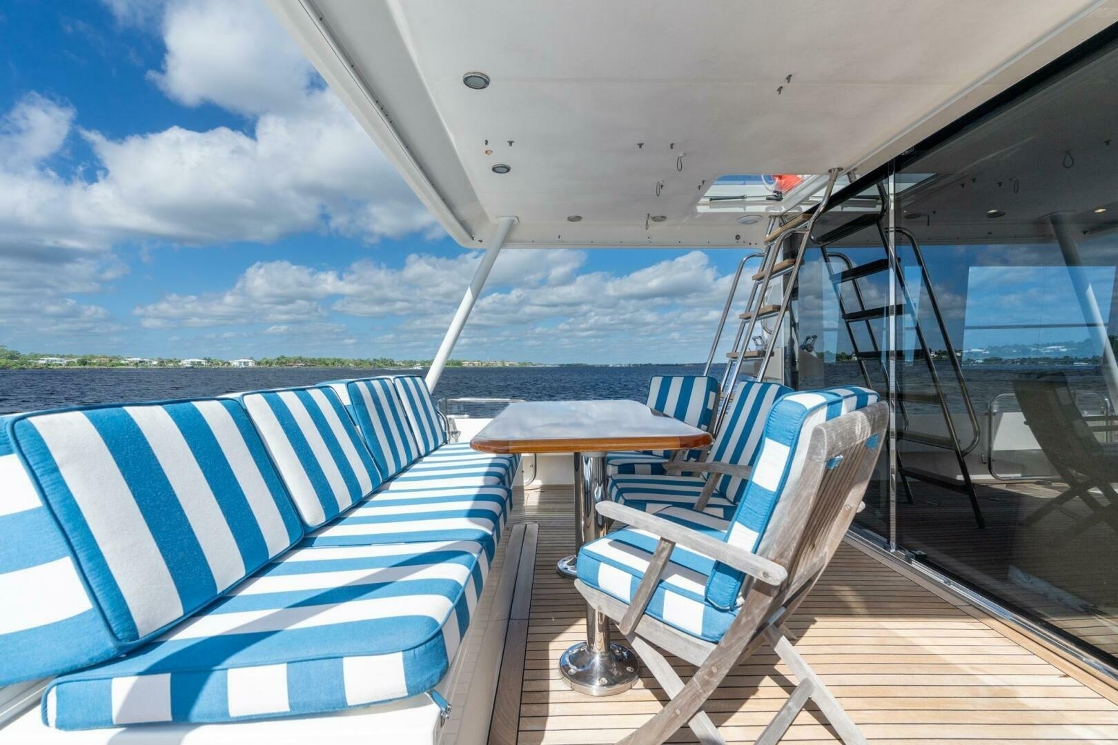 2009 Pacific Mariner 65 Motor Yacht - Image 29