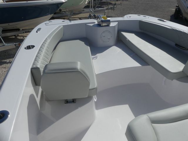 2026 Twin Vee 240 STX - 10
