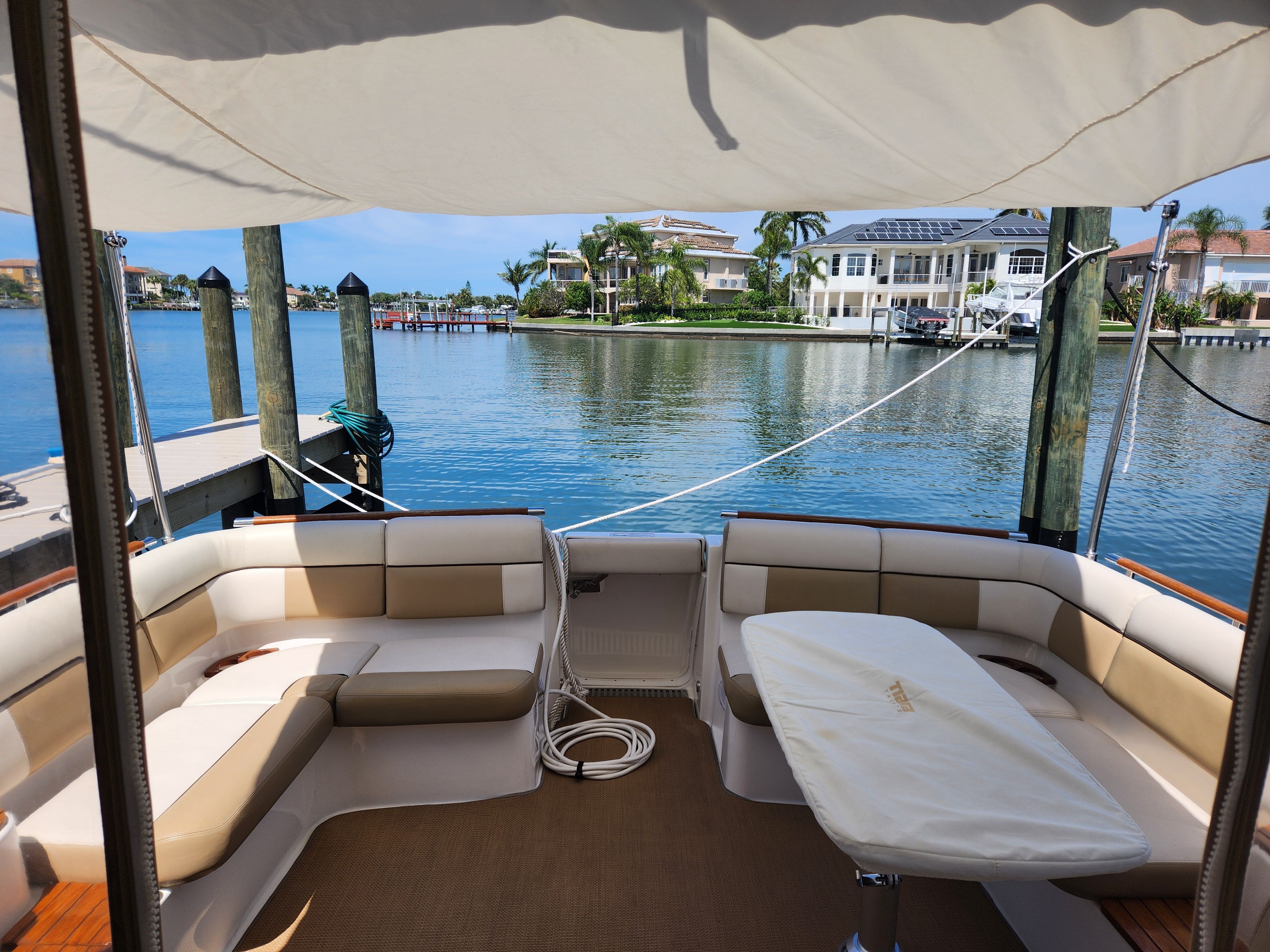 2014 Tiara Yachts 3100 Coronet - 18