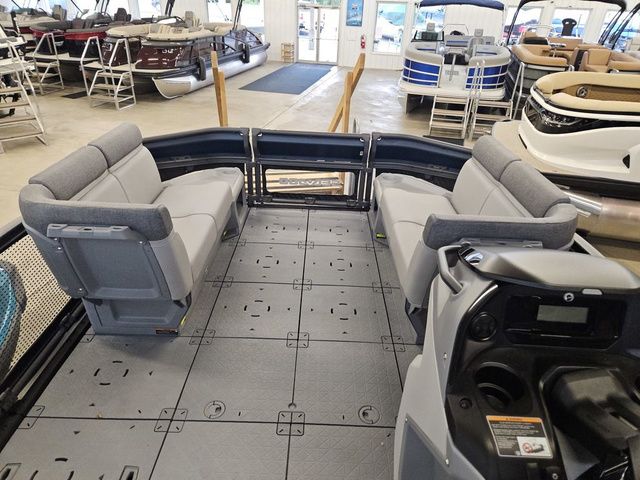 2026 Sea-Doo Switch Cruise 18 - 3