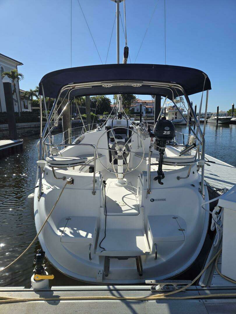 2003 Hunter 326 - Image 2