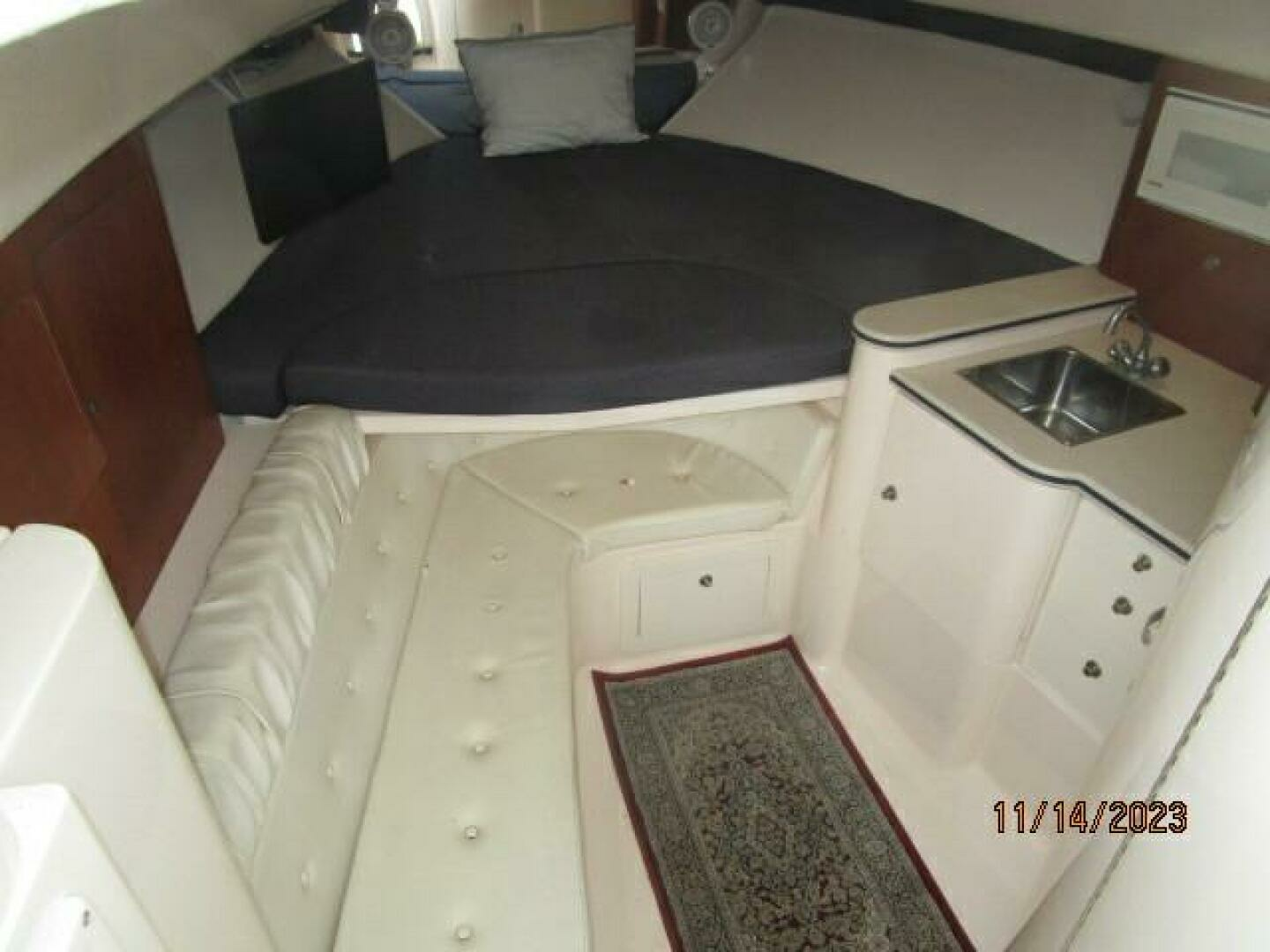 2001 Intrepid 348 Walkaround - Image 25