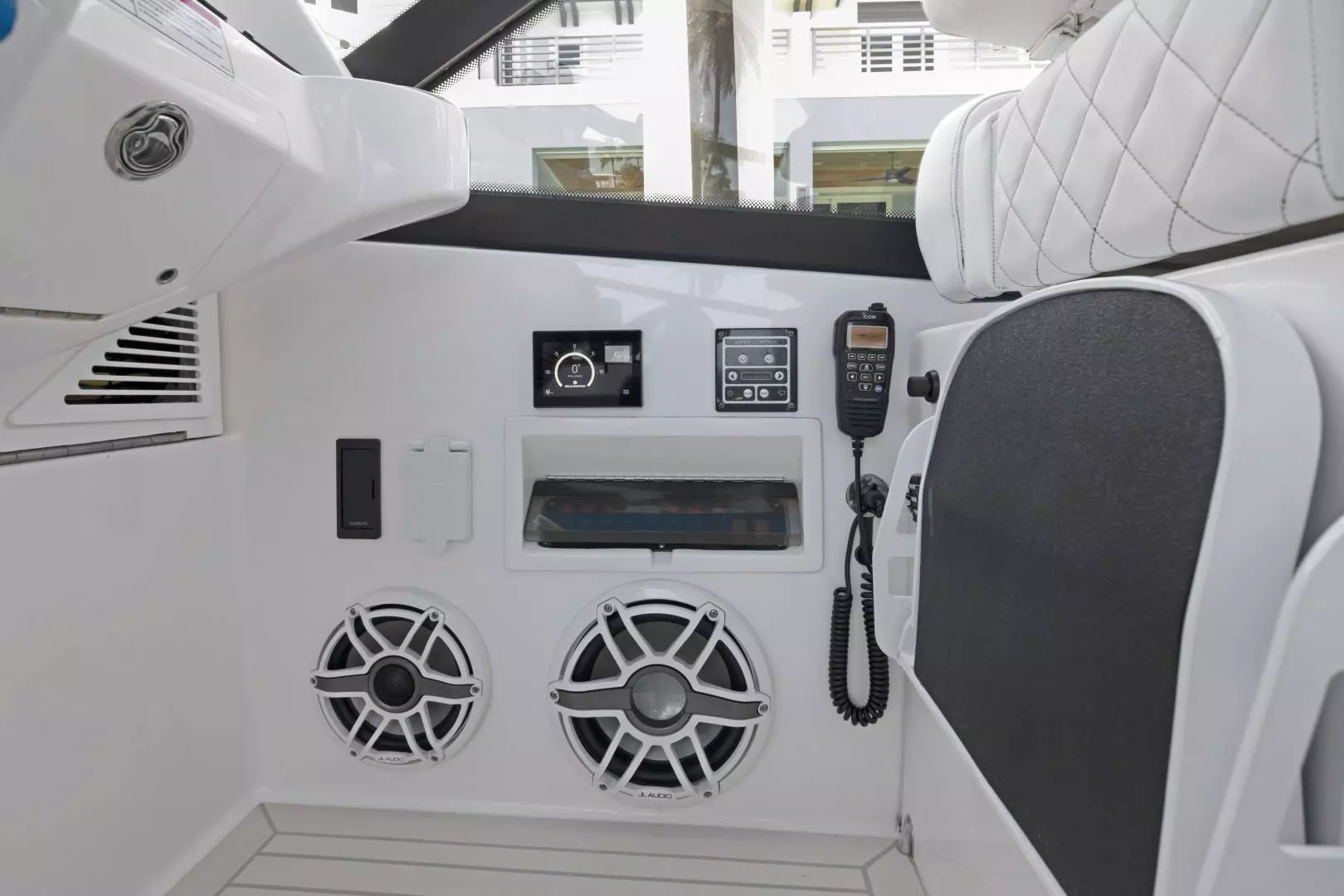 2020 Intrepid 477 Evolution - Image 15