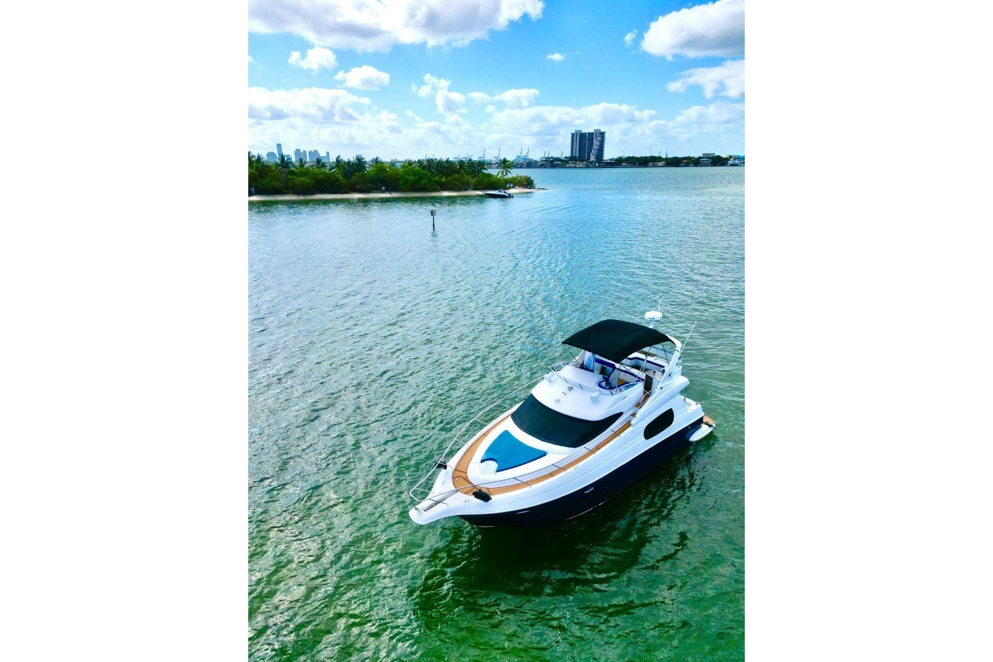 2001 Silverton 410 Sport Bridge