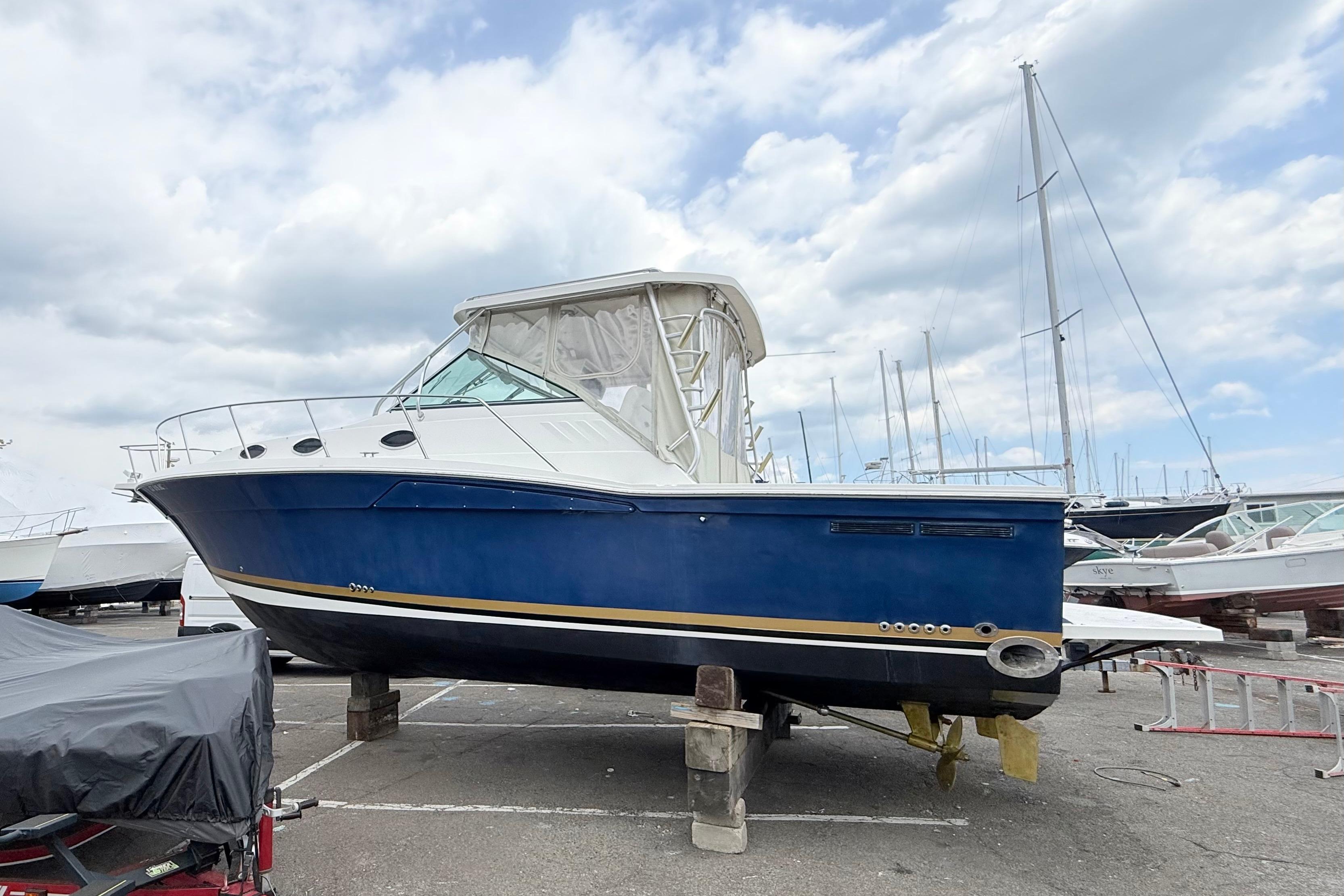 2004 Wellcraft 330 Coastal