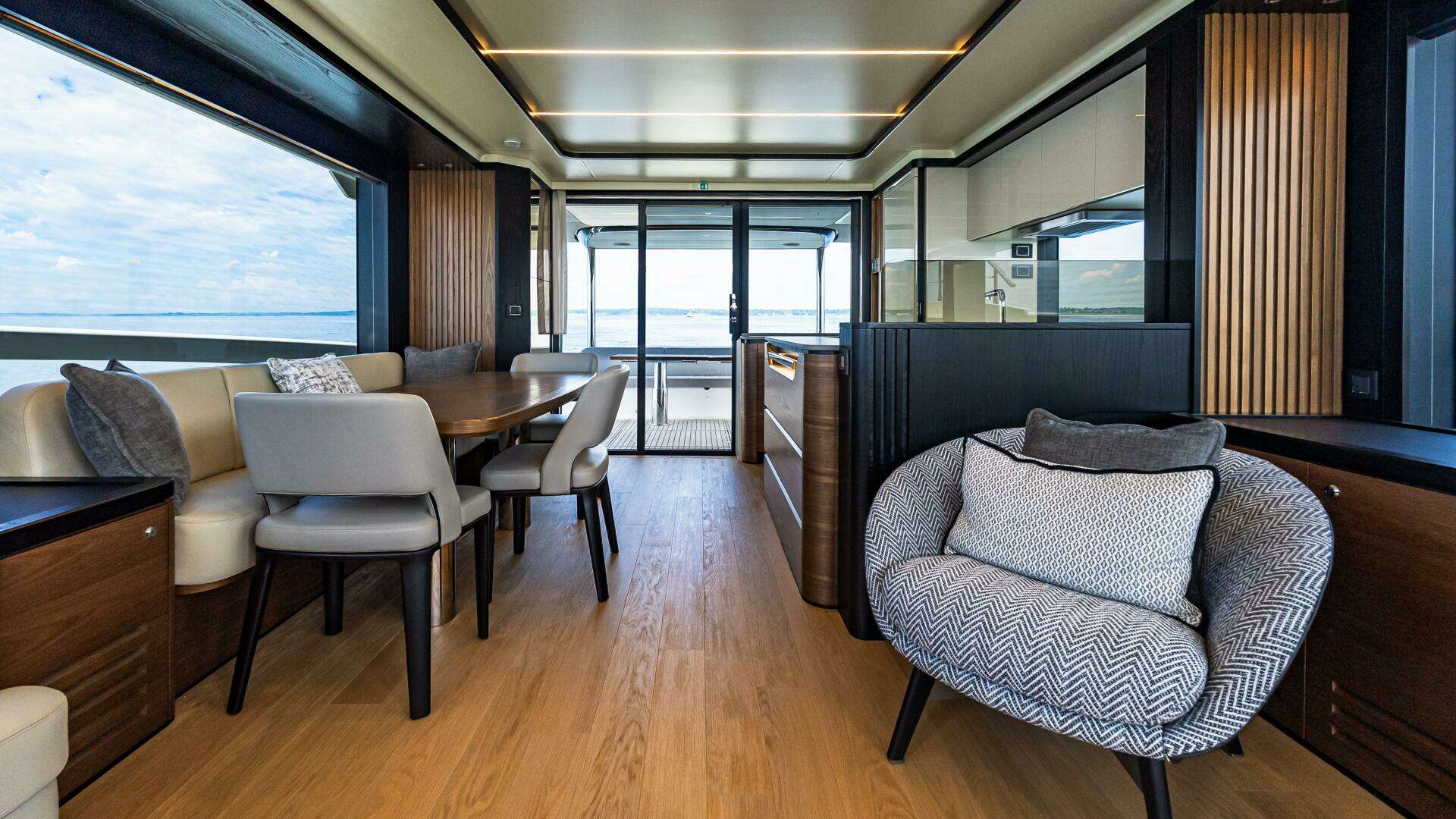 2025 Absolute Navetta 64 - Image 22