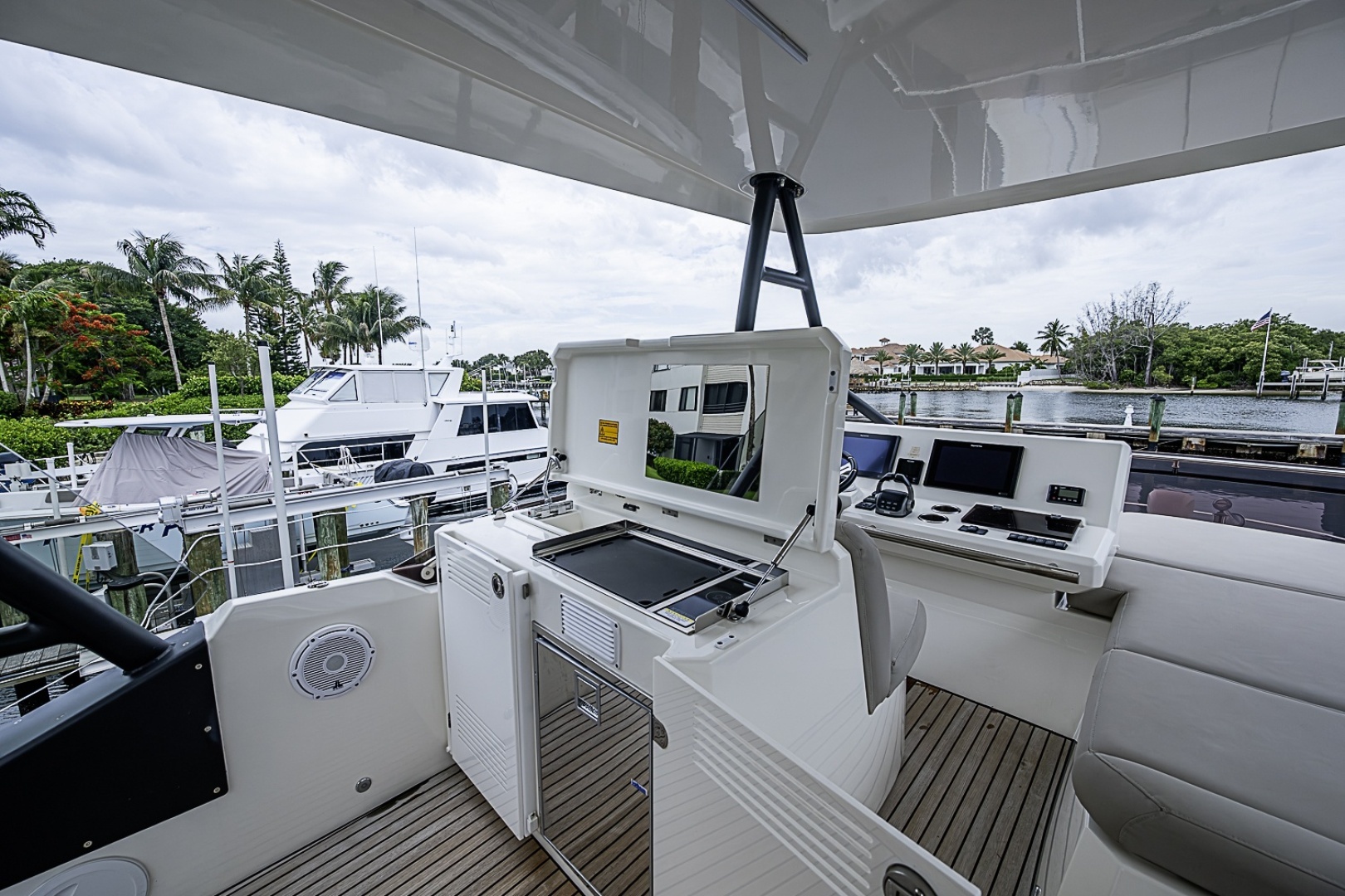 2021 Prestige 520 - Image 17