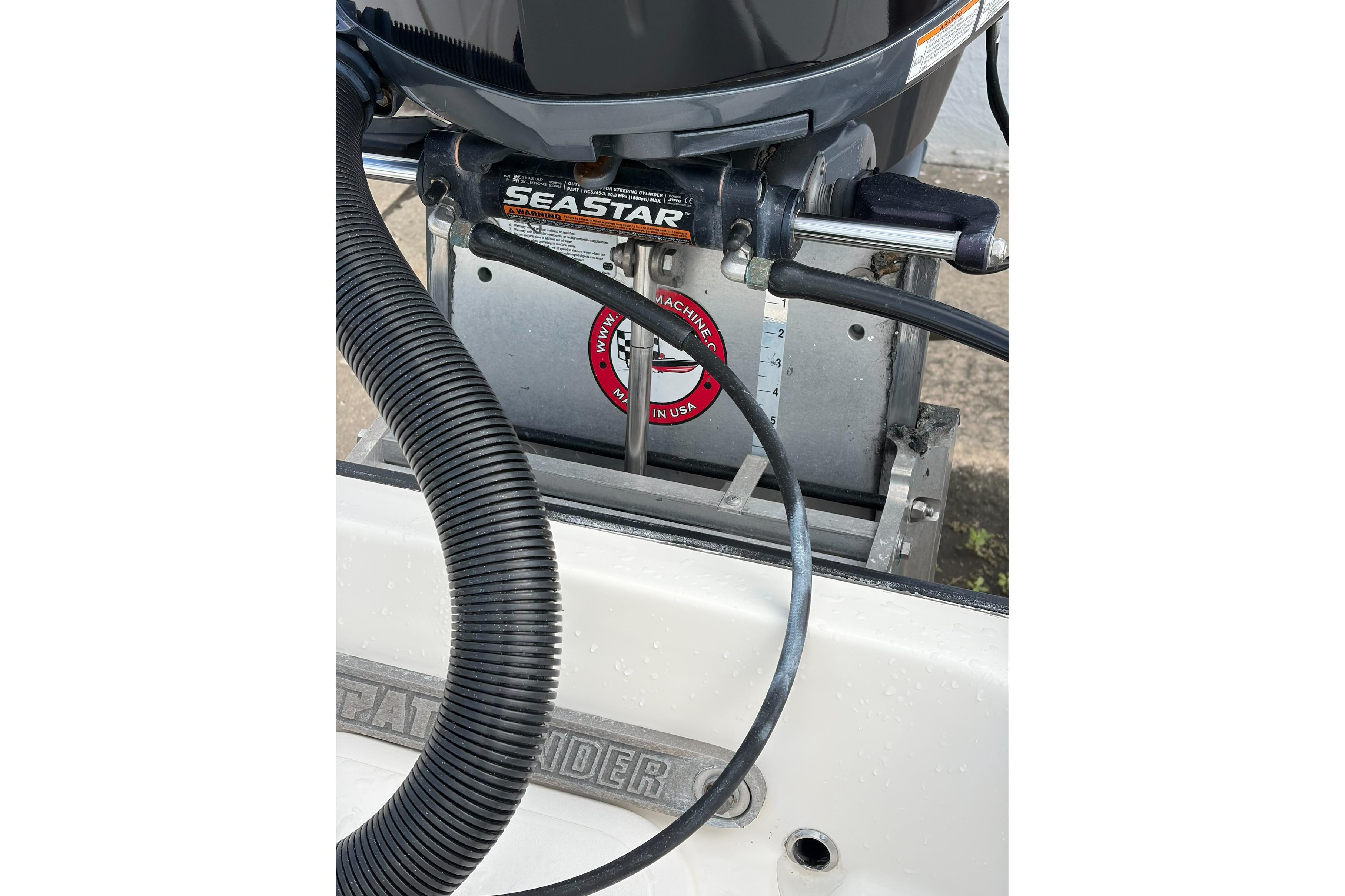 2017 Pathfinder 2200 TRS boat with SeaStar hydraulic steering system.