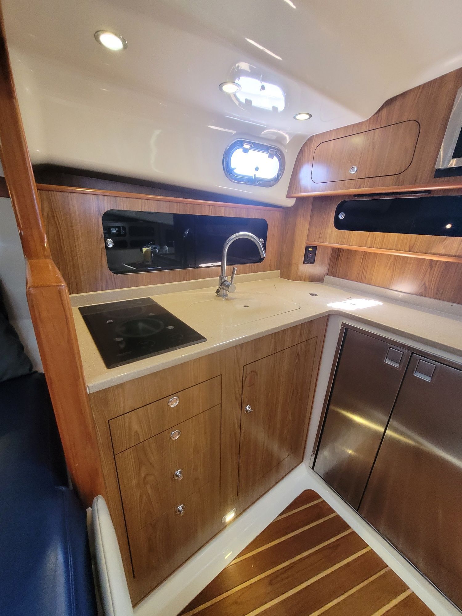 2009 Pursuit OS 375 Offshore - 25