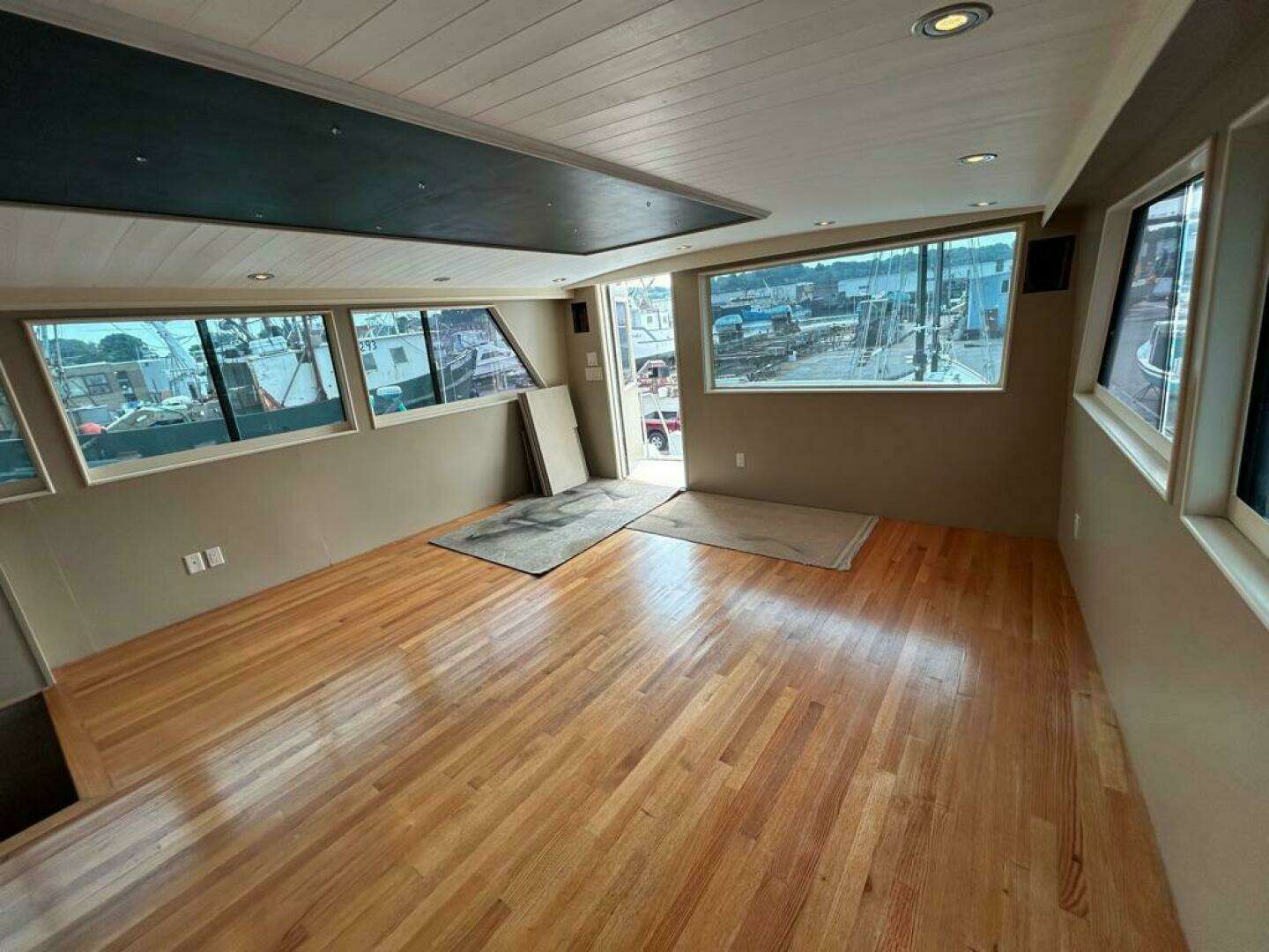 1991 Hatteras Cockpit Motor Yacht - Image 17