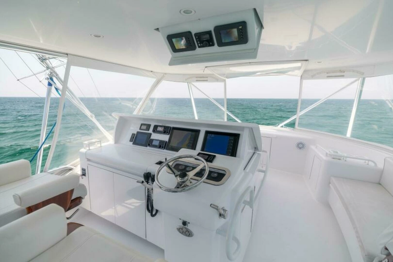 2008 Hatteras 60 Convertible - Image 20