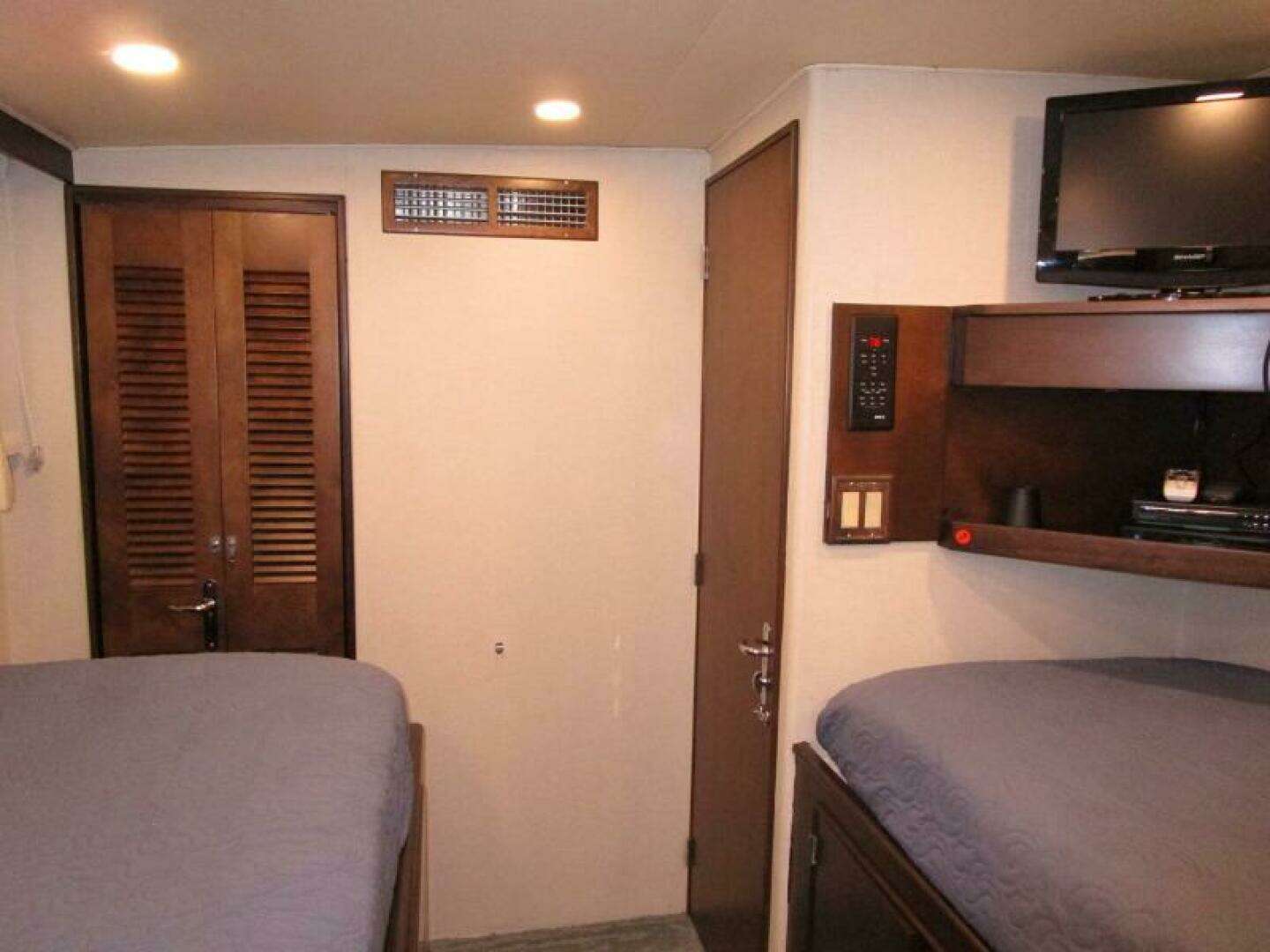 1986 Burger Flush Deck with Flybridge - Image 42