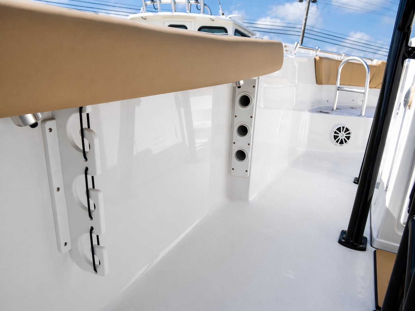 Interior view of Sportsman Heritage 231 Center Console boat, 2018 model.