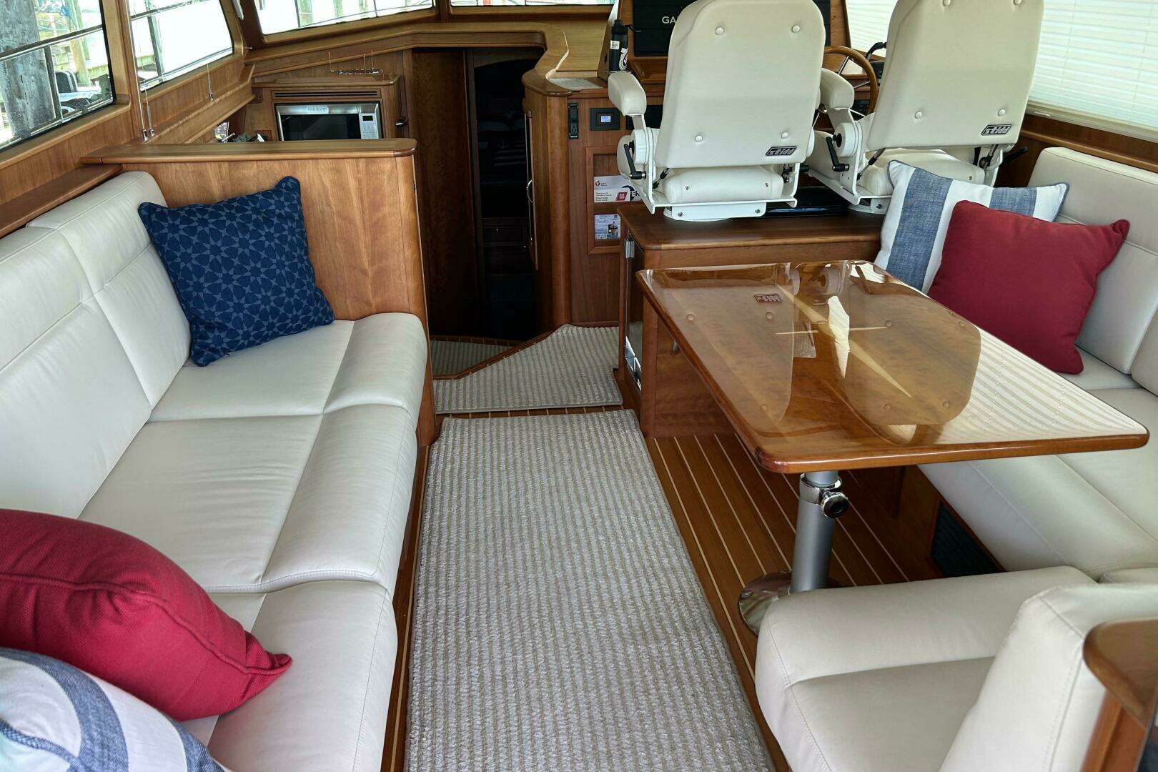 2022 Sabre 45 Salon Express - Image 13