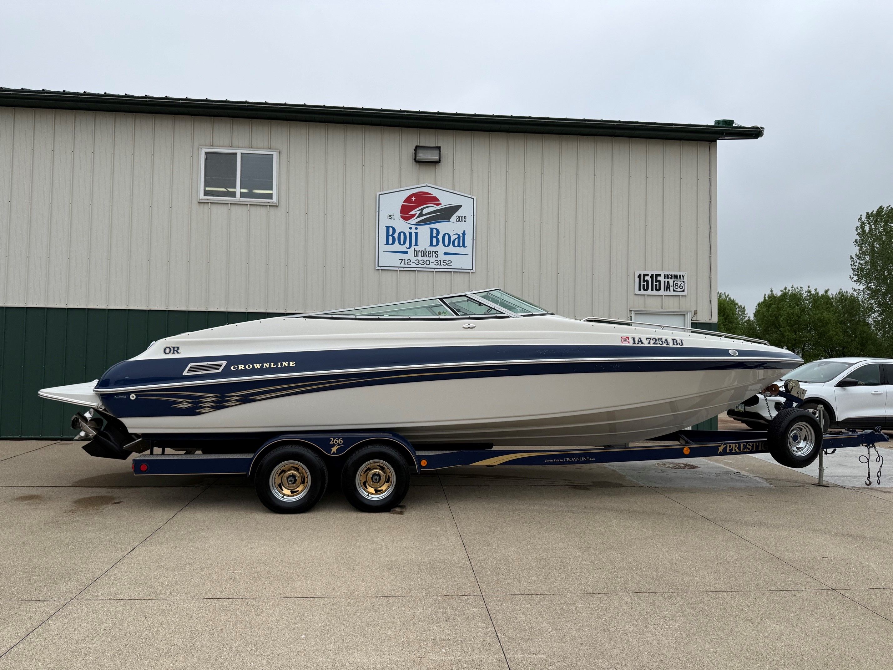 2001 Crownline 266 BR