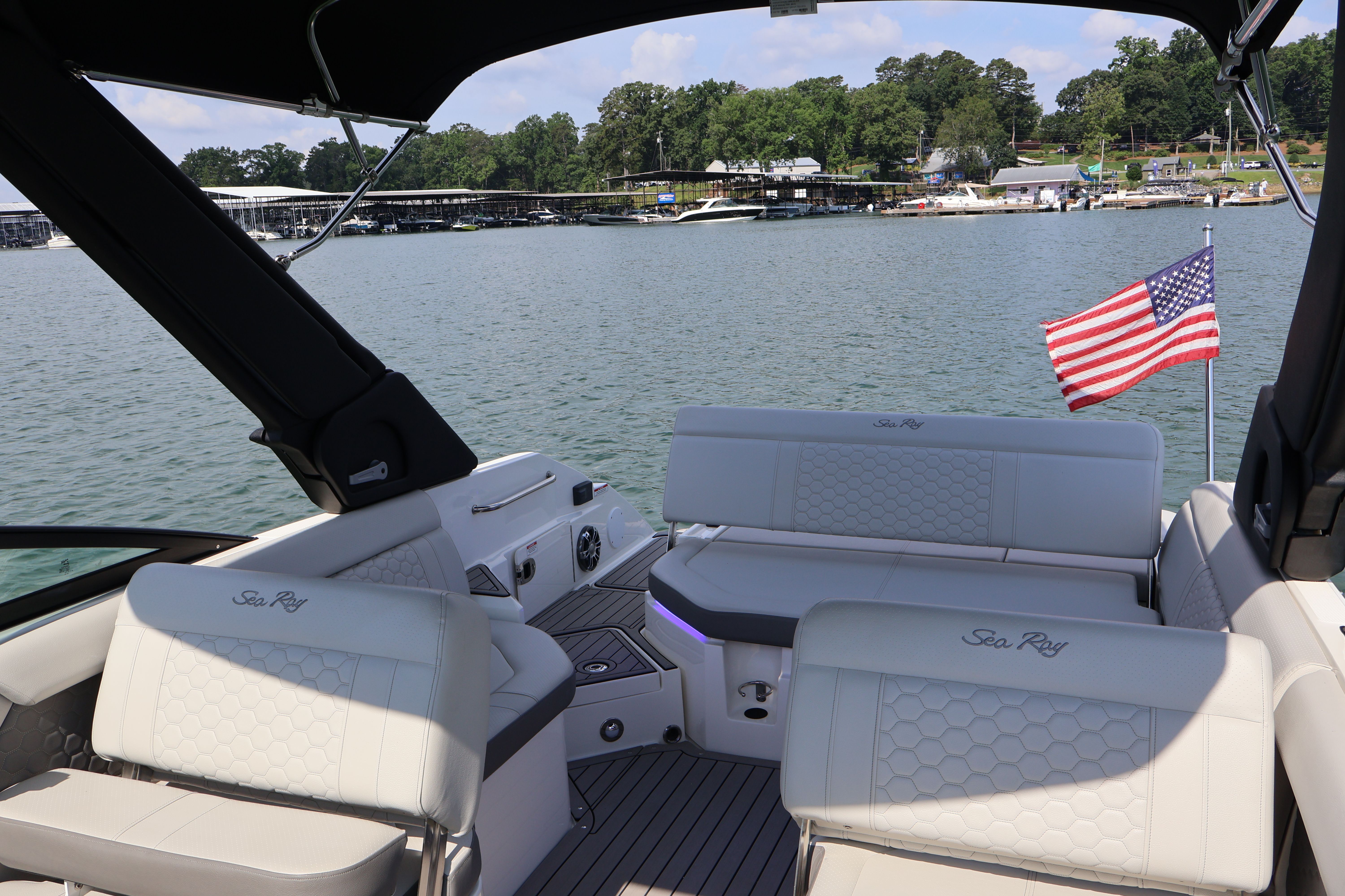 2022 Sea Ray SDX 250 - 26