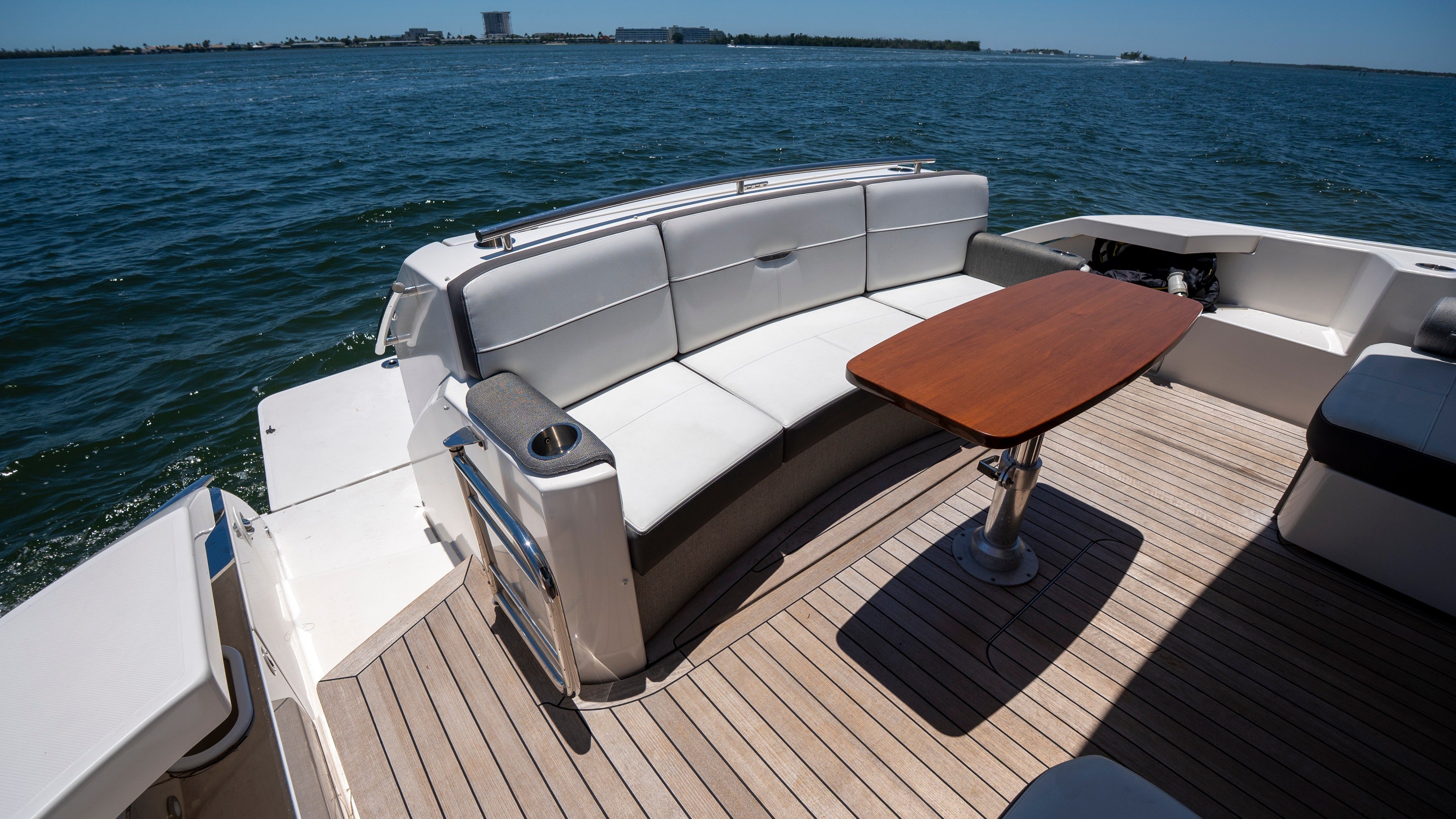 2018 Tiara Yachts 44 Coupe - 37