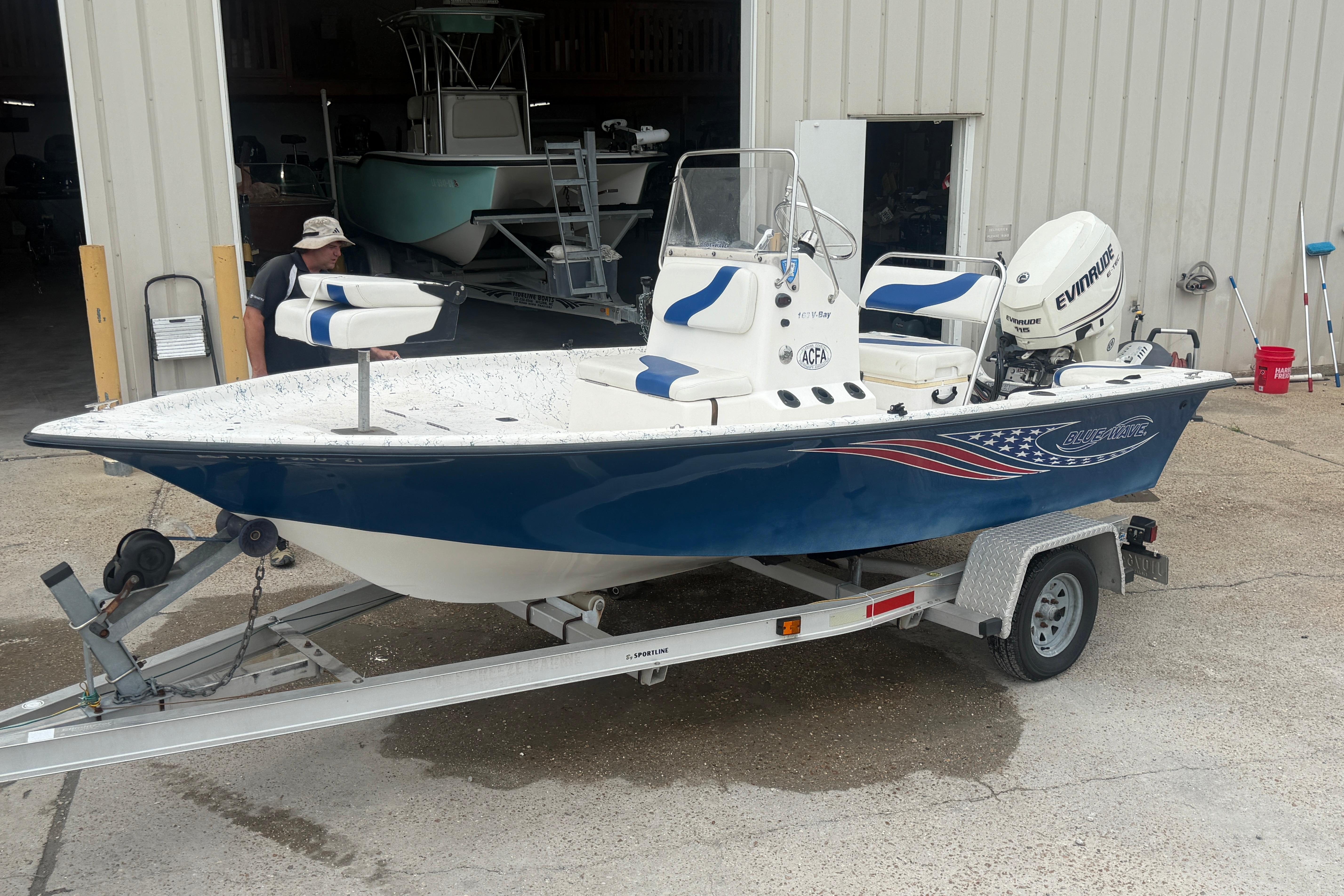 2004 Blue Wave 160 V-Bay