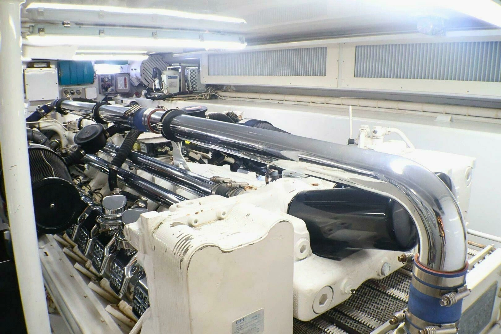 2001 Donzi 73 Sport Yacht - Image 74